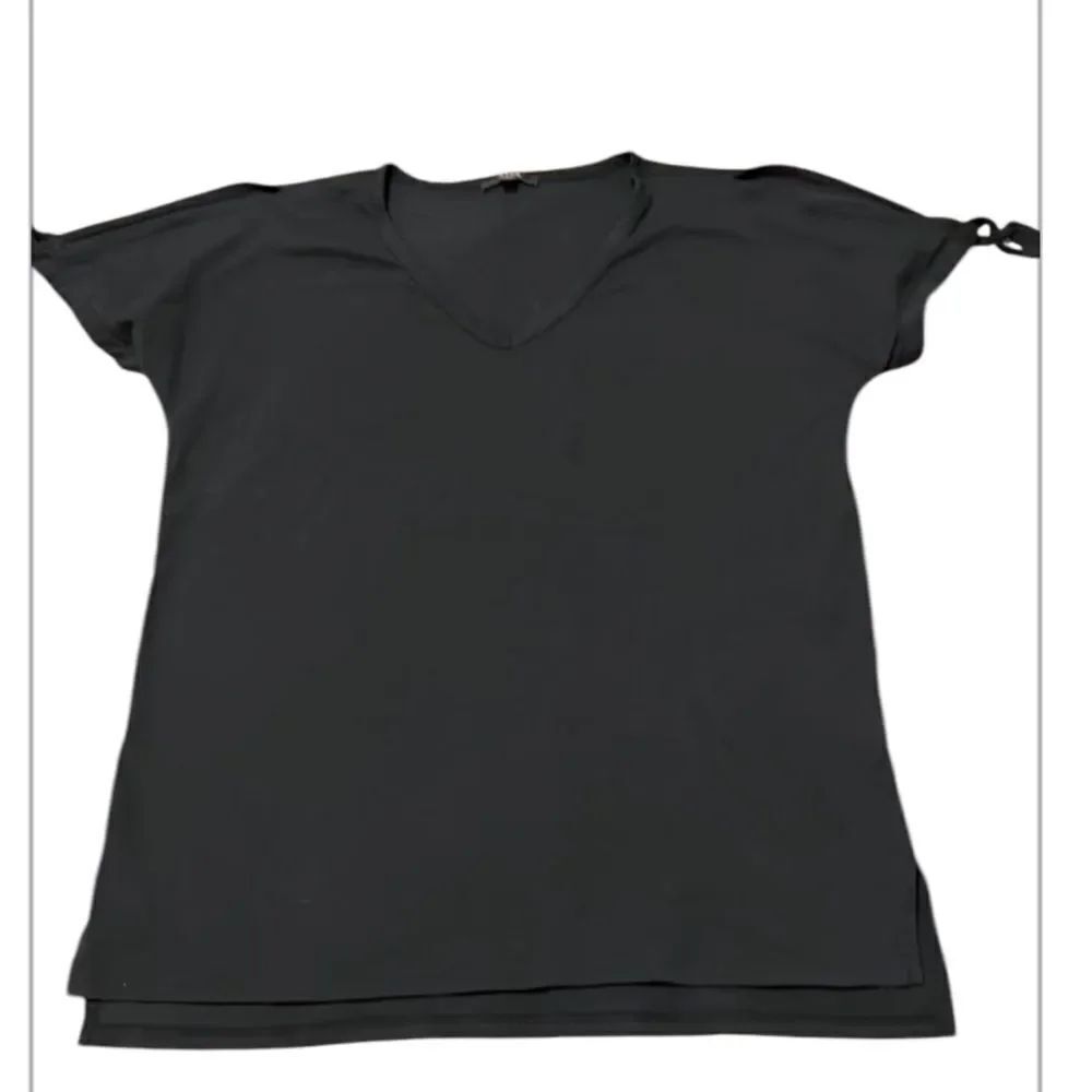 NYDJ size S short sleeve basic black tshirt with cute ties at the sleeve GUC